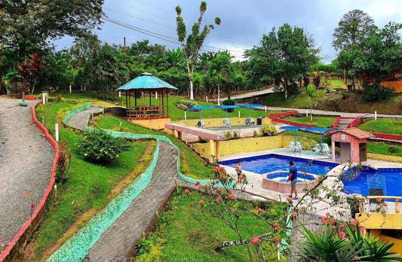 Villa Hosteria Kasadasa à Santo Domingo de los Colorados Extérieur photo